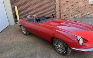 Jaguar-E-Type-1969-14