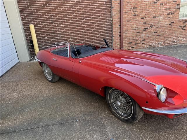 Jaguar-E-Type-1969-14