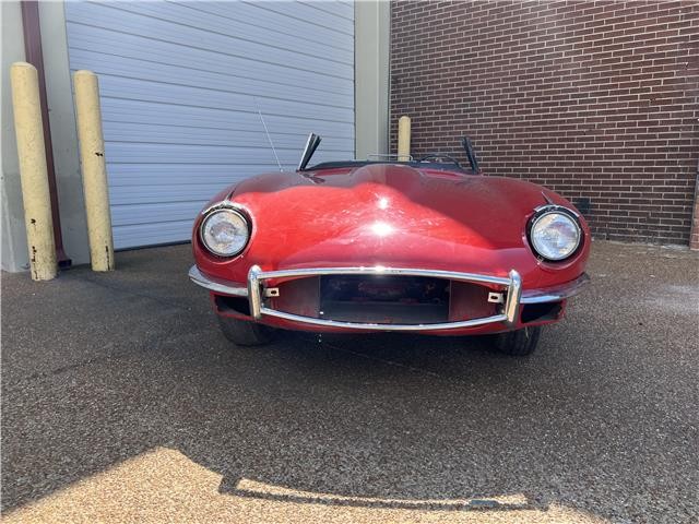 Jaguar-E-Type-1969-4