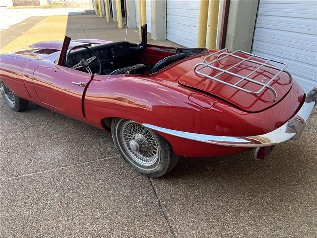 Jaguar-E-Type-1969-8