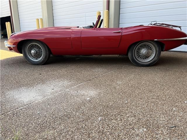 Jaguar-E-Type-1969-9