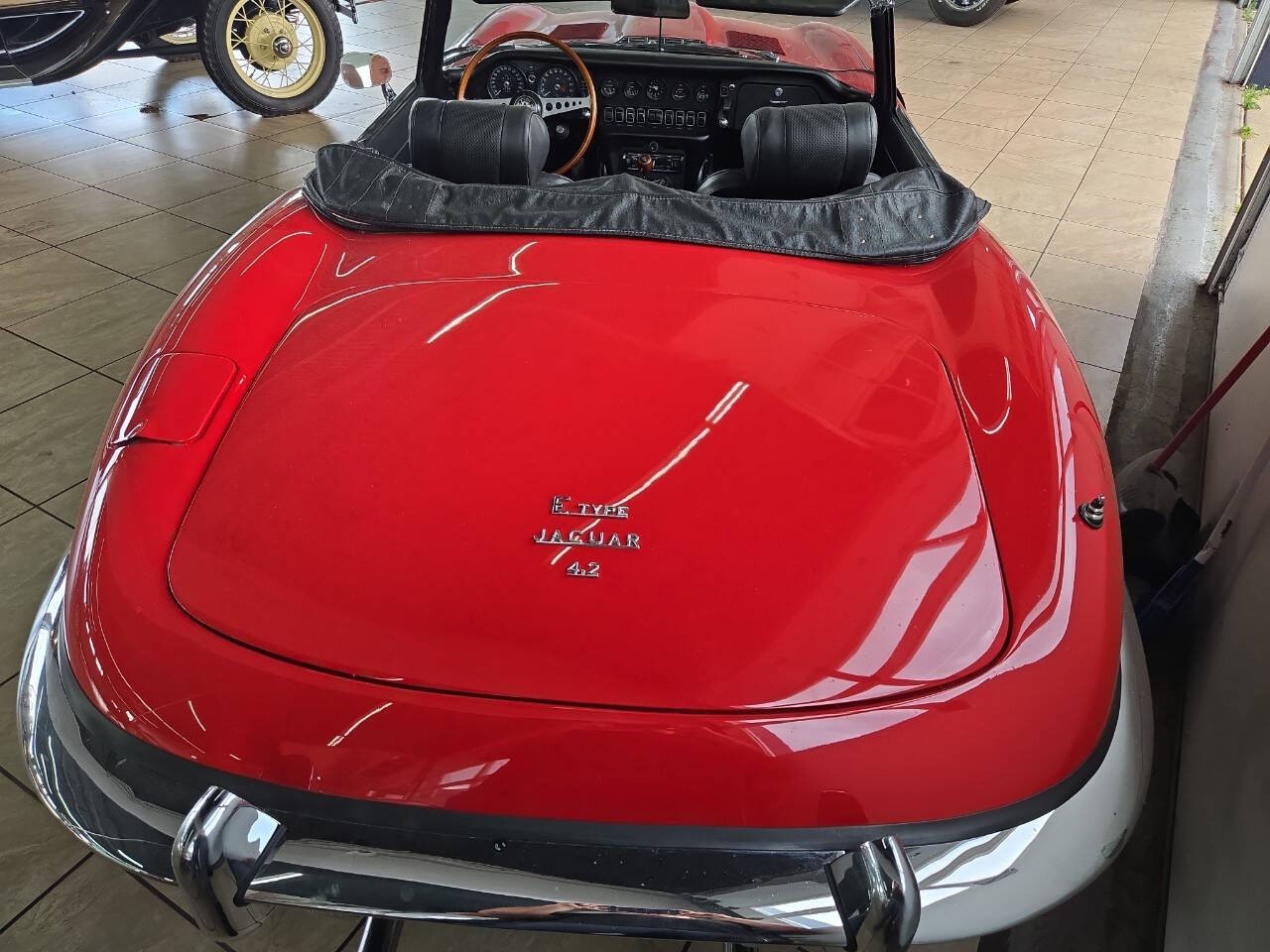 Jaguar-E-Type-1969-Convertible-3