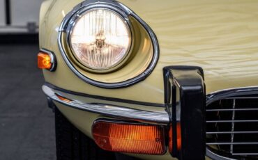 Jaguar-E-Type-1974-Convertible-10
