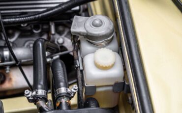 Jaguar-E-Type-1974-Convertible-17