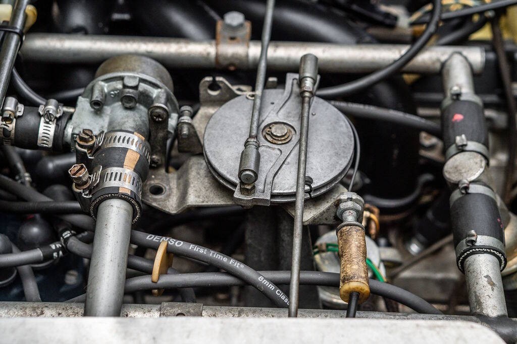 Jaguar-E-Type-1974-Convertible-18