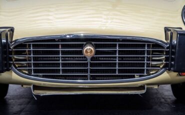 Jaguar-E-Type-1974-Convertible-20