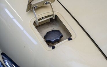 Jaguar-E-Type-1974-Convertible-24