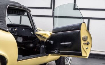 Jaguar-E-Type-1974-Convertible-26