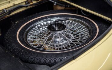 Jaguar-E-Type-1974-Convertible-30