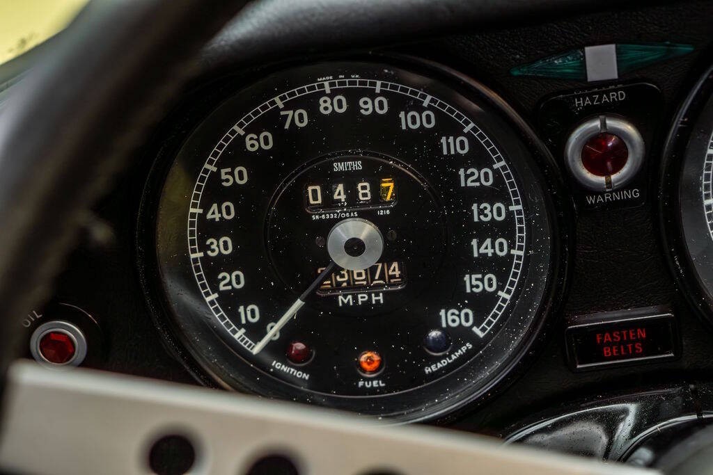Jaguar-E-Type-1974-Convertible-31