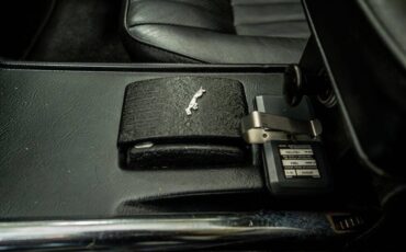 Jaguar-E-Type-1974-Convertible-37