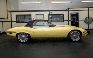 Jaguar-E-Type-1974-Convertible-6