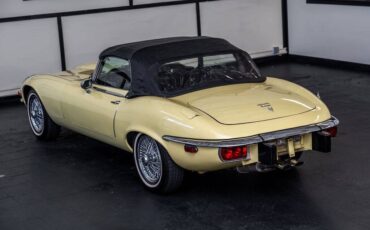 Jaguar-E-Type-1974-Convertible-7