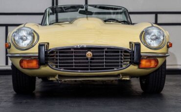 Jaguar-E-Type-1974-Convertible-9