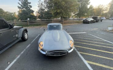 Jaguar-E-type-1967-Silver-Black-11