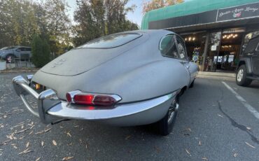 Jaguar-E-type-1967-Silver-Black-13