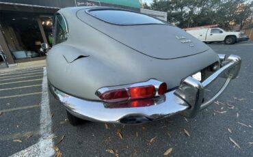 Jaguar-E-type-1967-Silver-Black-16