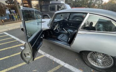Jaguar-E-type-1967-Silver-Black-19