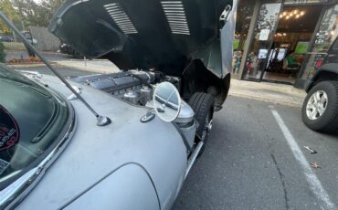 Jaguar-E-type-1967-Silver-Black-21