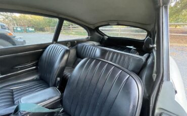 Jaguar-E-type-1967-Silver-Black-23