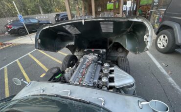 Jaguar-E-type-1967-Silver-Black-28