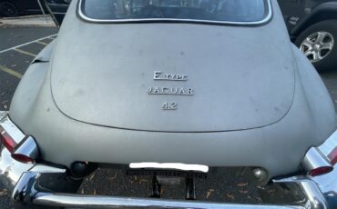 Jaguar-E-type-1967-Silver-Black-3