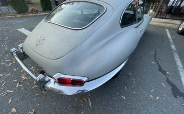 Jaguar-E-type-1967-Silver-Black-33