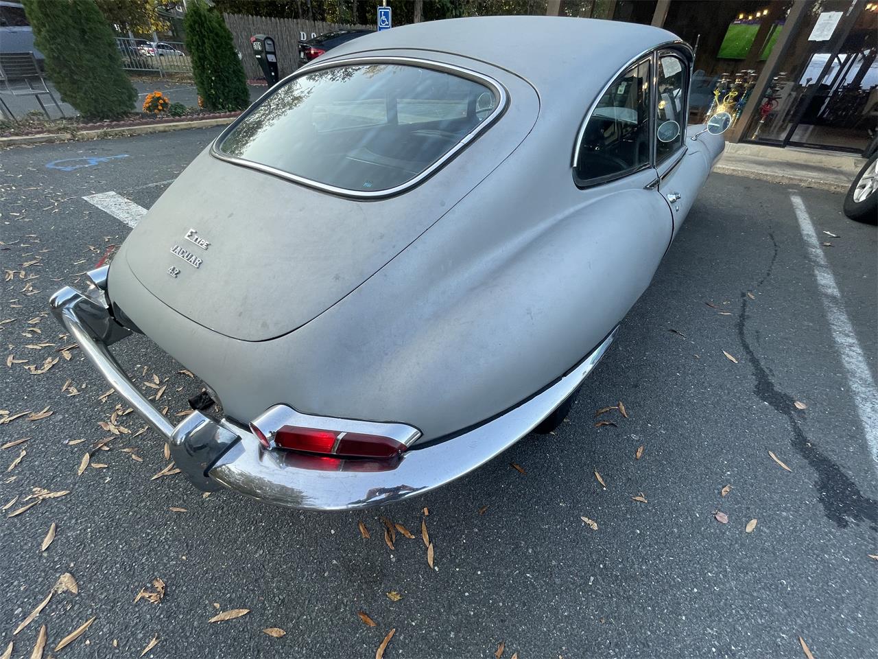 Jaguar-E-type-1967-Silver-Black-33