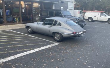 Jaguar-E-type-1967-Silver-Black-34
