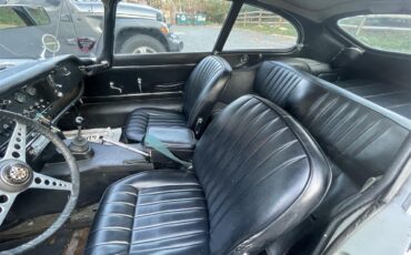 Jaguar-E-type-1967-Silver-Black-36