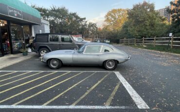 Jaguar-E-type-1967-Silver-Black-4