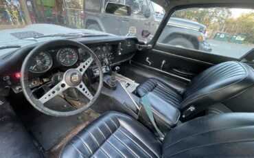 Jaguar-E-type-1967-Silver-Black-6