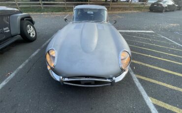 Jaguar-E-type-1967-Silver-Black-9