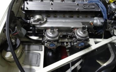 Jaguar-E-type-1969-Old-english-white-Tan-3