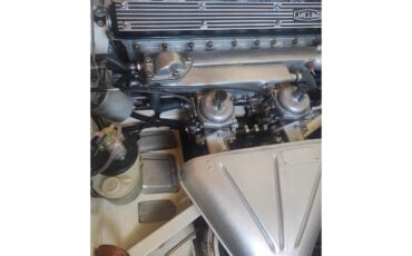 Jaguar-E-type-1969-Old-english-white-Tan-4