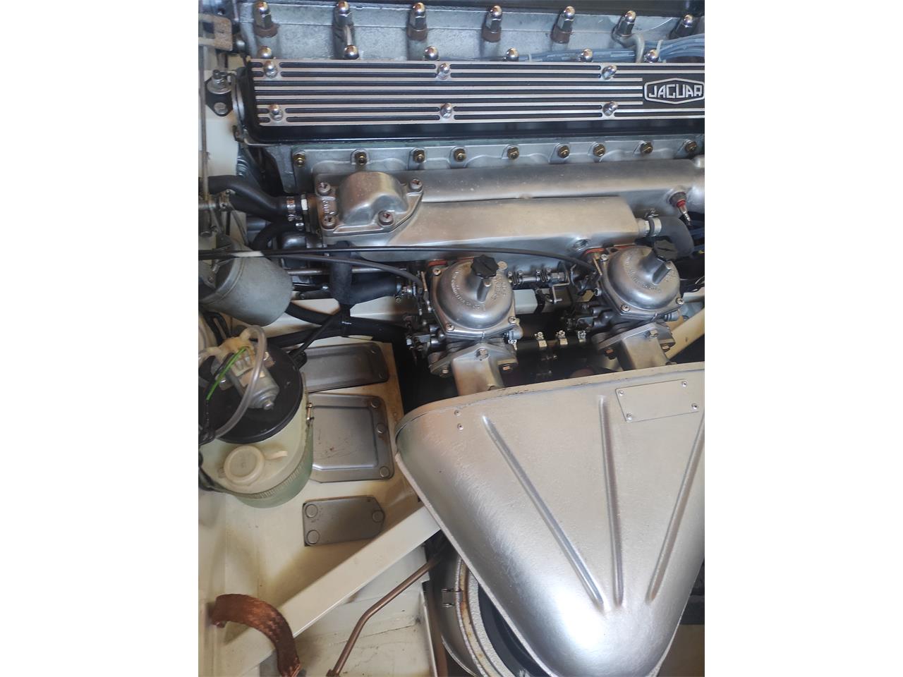 Jaguar-E-type-1969-Old-english-white-Tan-4