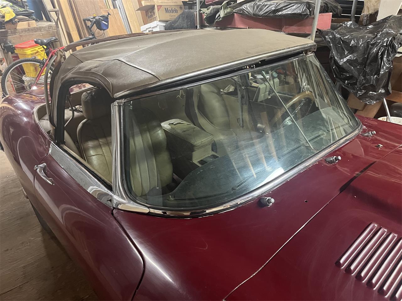 Jaguar-E-type-1969-Red-Beige-3