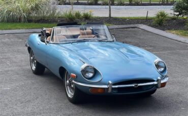 Jaguar-E-type-1969-Silver-Blue-Metallic-Tan-2