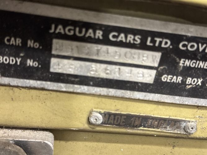 Jaguar-E-type-1973-4