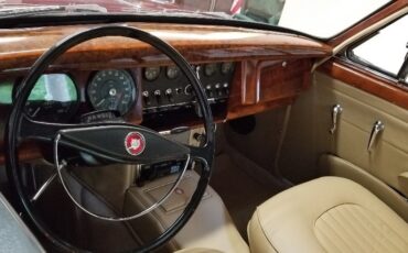 Jaguar-MARK-2-TOTALLY-REBUILT-NEW-ENGINE-INSIDE-1960-Sedan-11