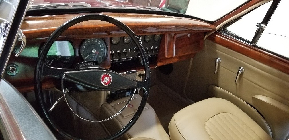 Jaguar-MARK-2-TOTALLY-REBUILT-NEW-ENGINE-INSIDE-1960-Sedan-11