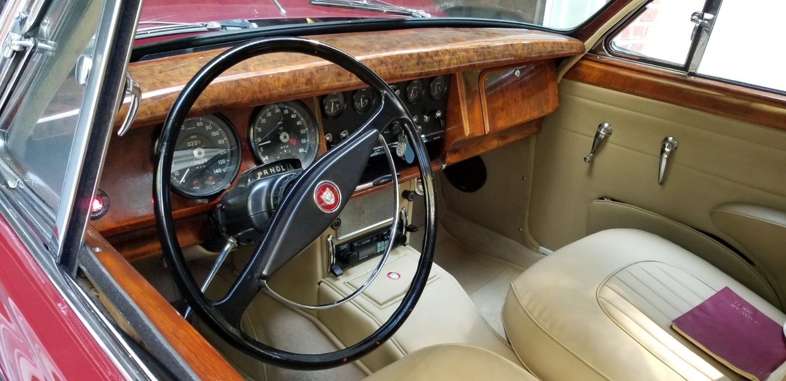 Jaguar-MARK-2-TOTALLY-REBUILT-NEW-ENGINE-INSIDE-1960-Sedan-12