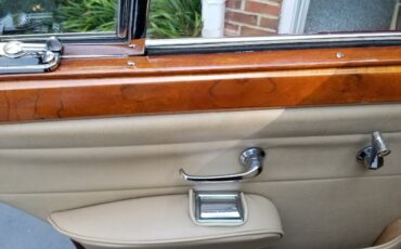 Jaguar-MARK-2-TOTALLY-REBUILT-NEW-ENGINE-INSIDE-1960-Sedan-14