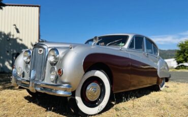 Jaguar-Mark-IX-1961-1