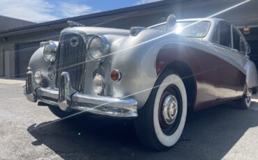 Jaguar-Mark-IX-1961-16