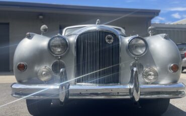 Jaguar-Mark-IX-1961-19