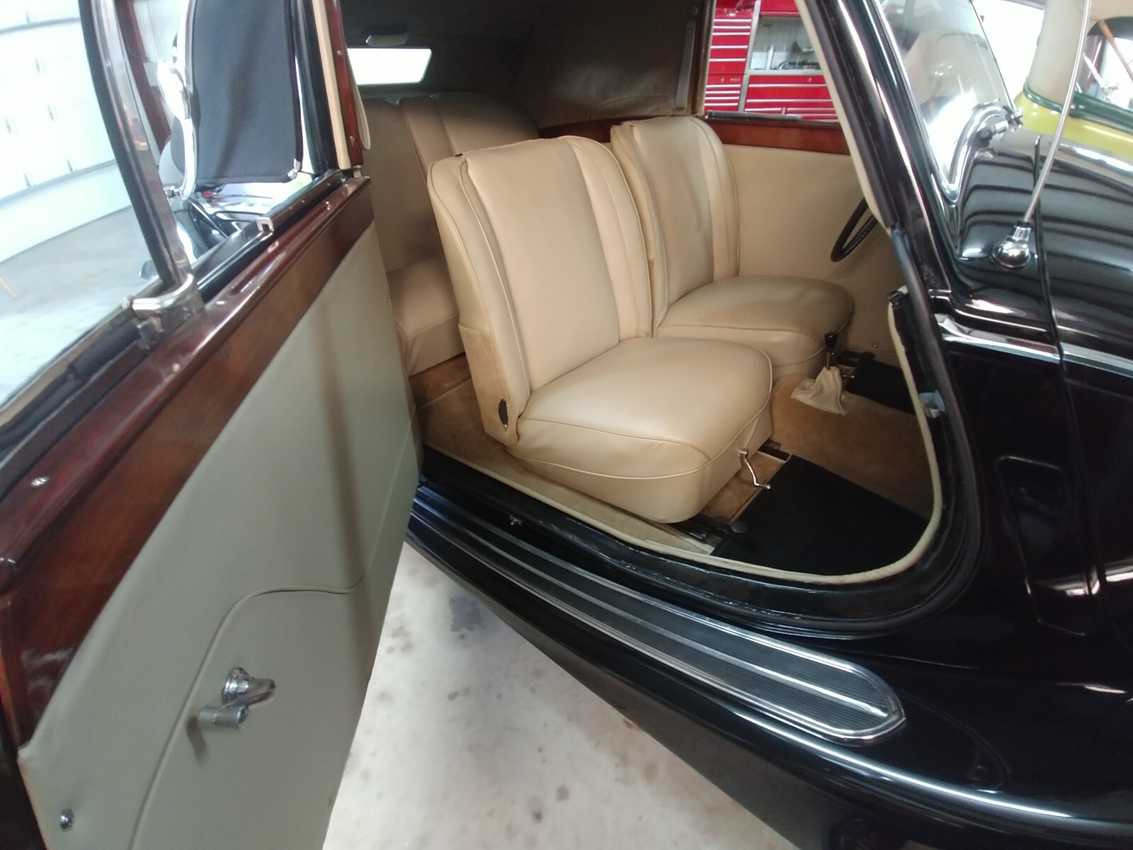 Jaguar-Mark-V-1951-Coupe-17
