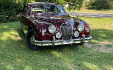 Jaguar-Mark-i-1958-Imperial-Maroon-Tan-1