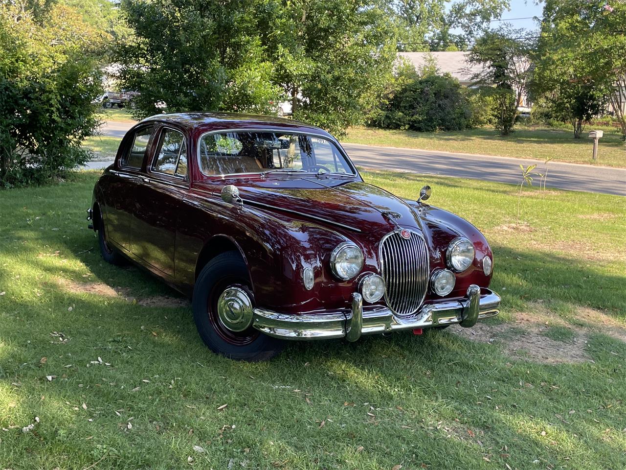Jaguar-Mark-i-1958-Imperial-Maroon-Tan-15