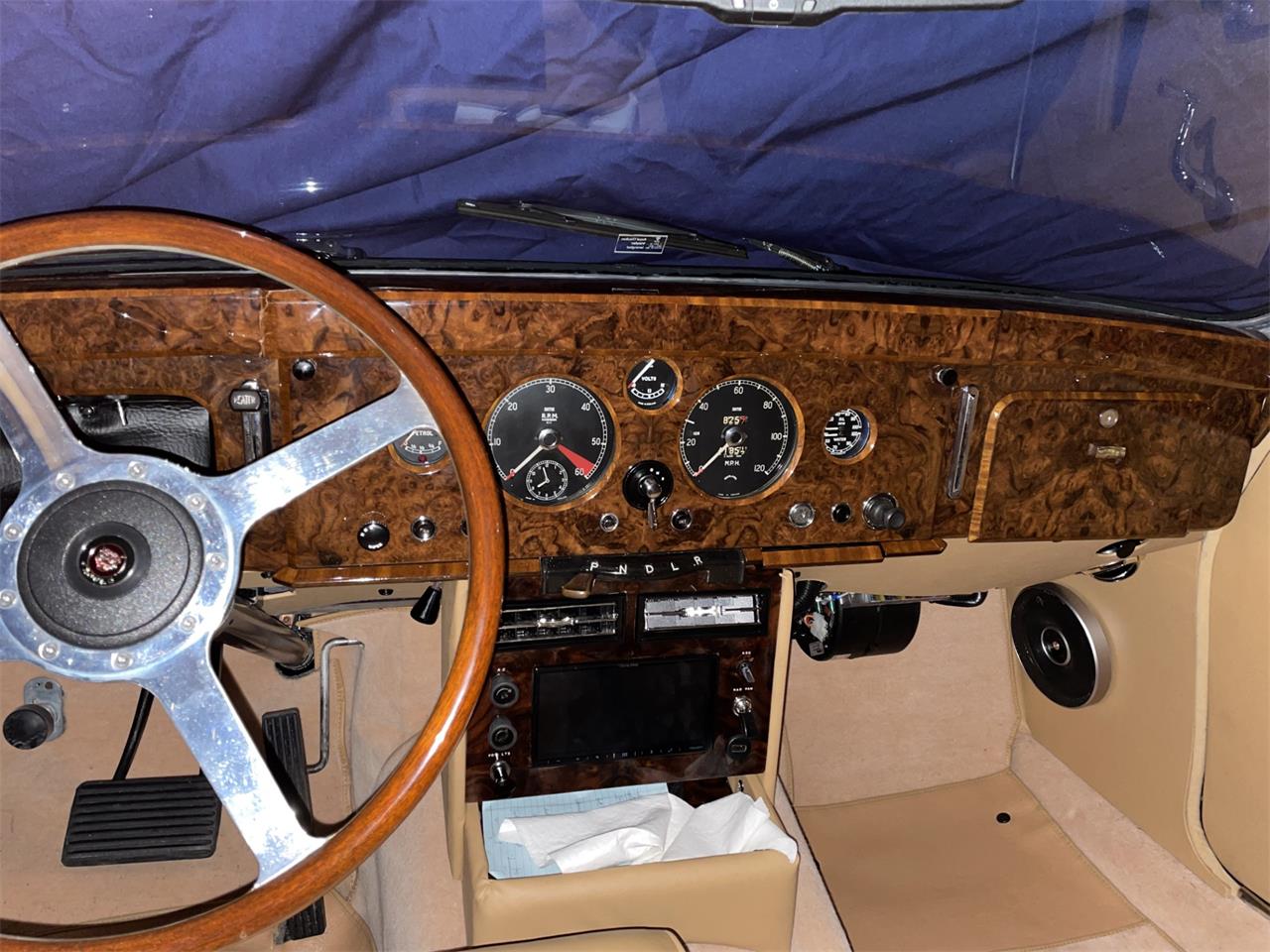 Jaguar-Mark-i-1958-Imperial-Maroon-Tan-17